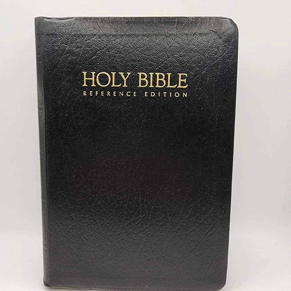 Regency Reference Holy Bible King James Version Reference Gold Filligree Red